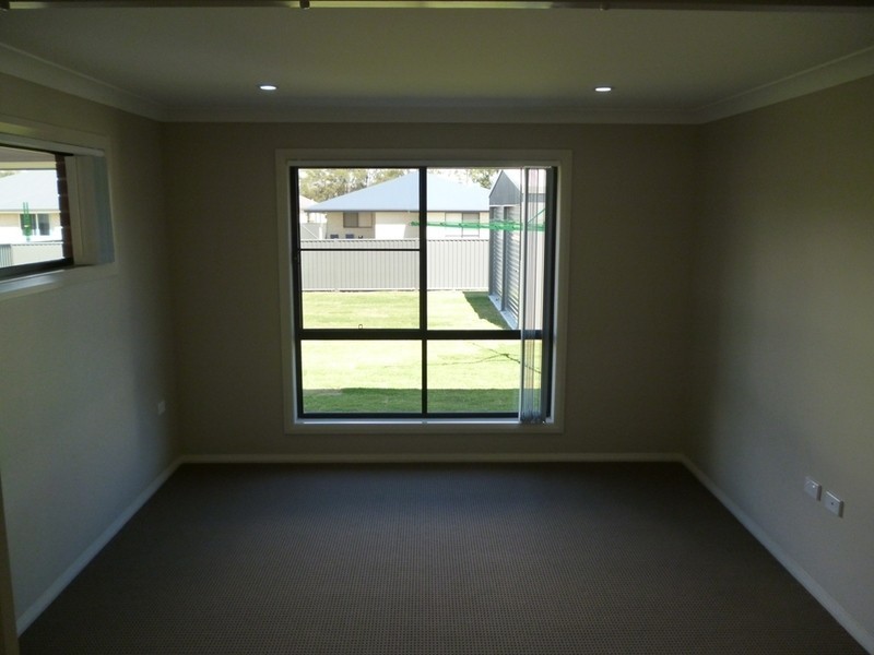 10 Gower St, Chinchilla QLD 4413