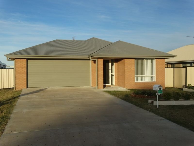 1 Henry Court, Tara QLD 4421