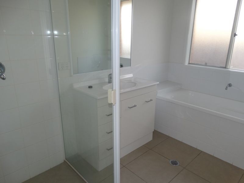 1 Henry Court, Tara QLD 4421