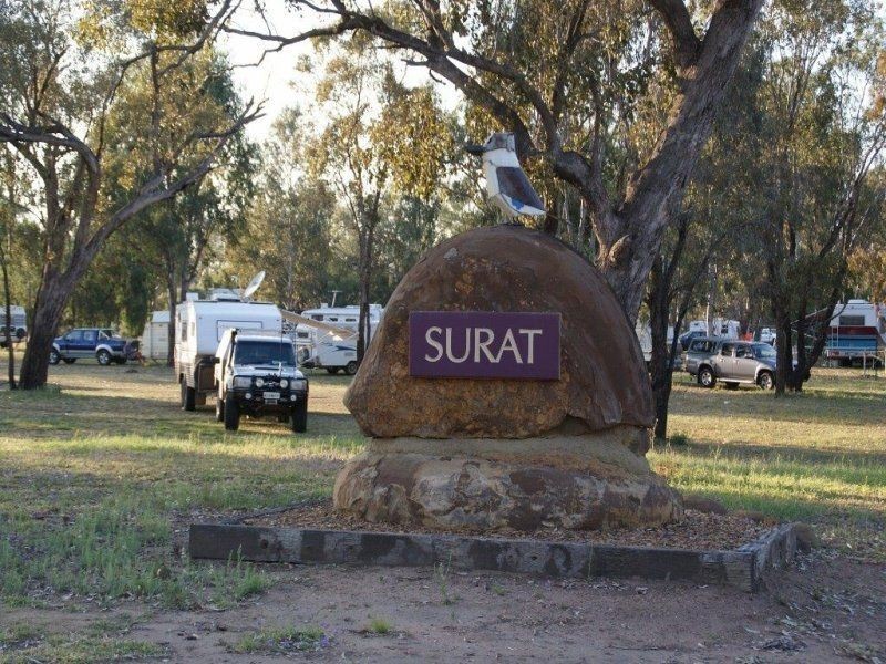111 Robert Street, Surat QLD 4417