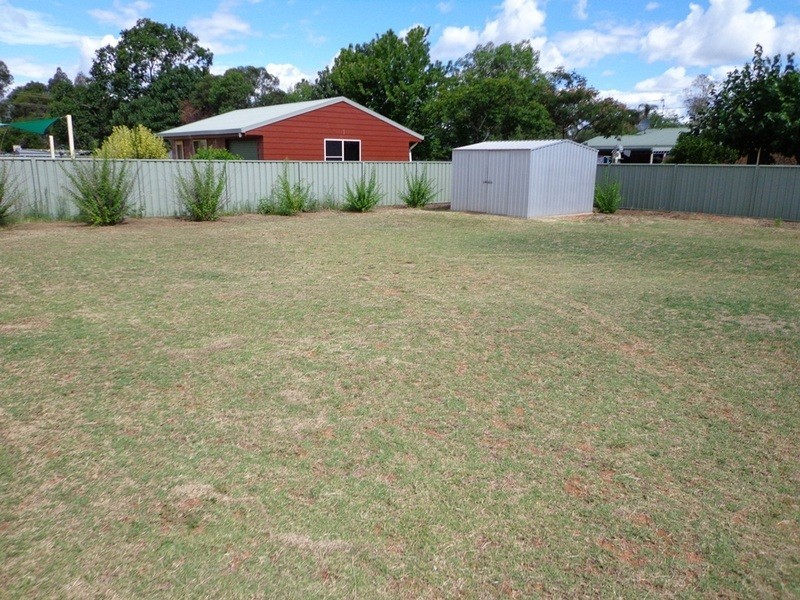 10 McIntyre St, Chinchilla QLD 4413