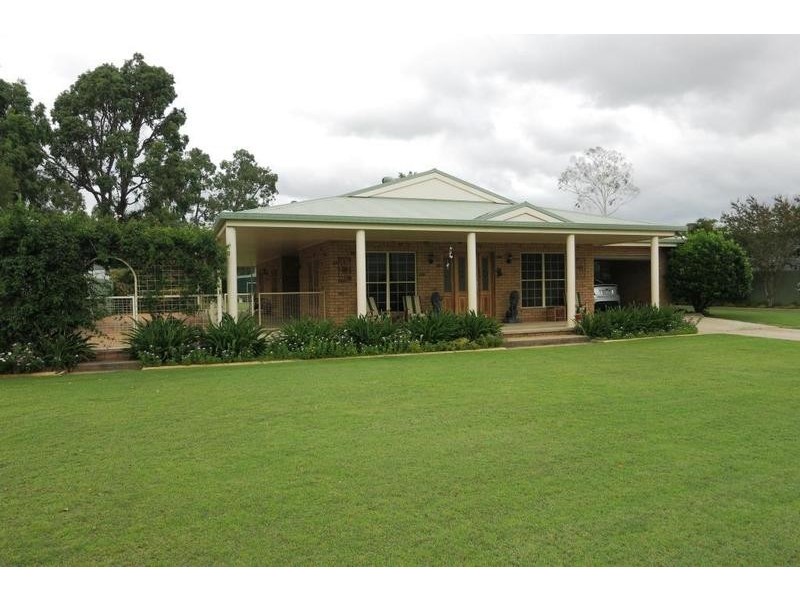 18 Lloyd Street, Chinchilla QLD 4413