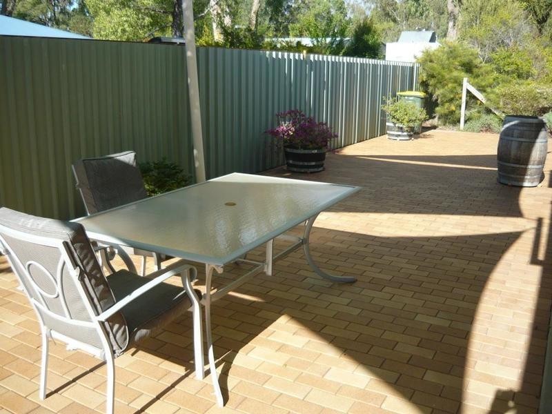 18 Lloyd Street, Chinchilla QLD 4413