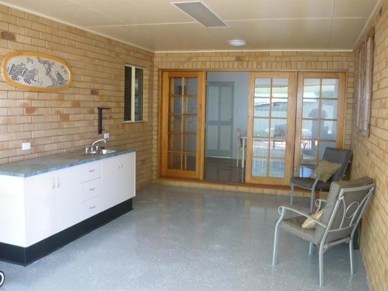 18 Lloyd Street, Chinchilla QLD 4413