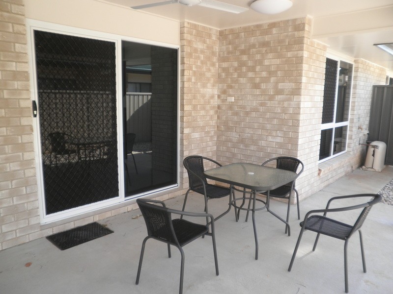 2/12 Heeney St, Chinchilla QLD 4413