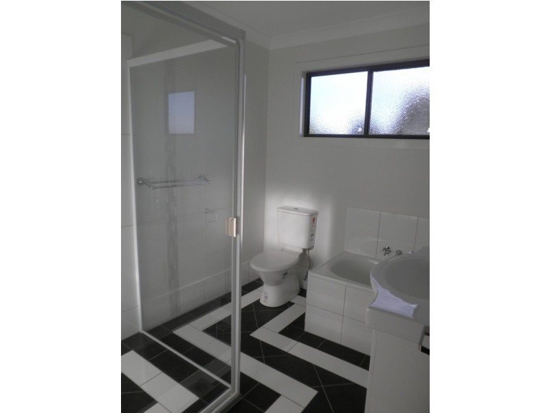 Unit 2/6 Holland St, Chinchilla QLD 4413