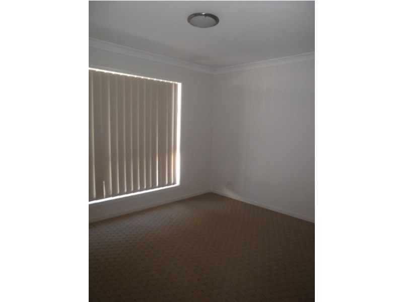 Unit 2/6 Holland St, Chinchilla QLD 4413