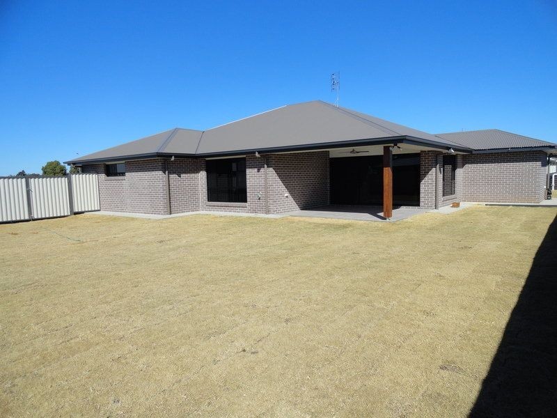 5 Moore Court, Chinchilla QLD 4413