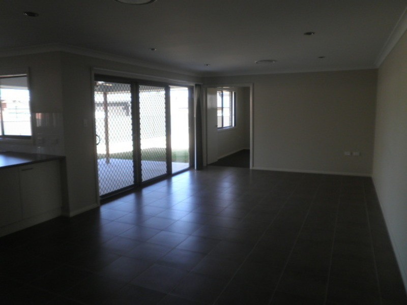 8 Gower St, Chinchilla QLD 4413