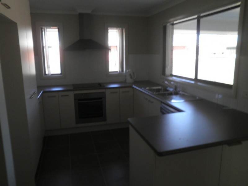 8 Gower St, Chinchilla QLD 4413