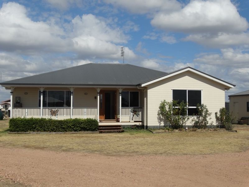 27 Hando Street, Chinchilla QLD 4413