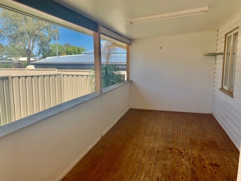 1/22 Barber Street, Chinchilla QLD 4413