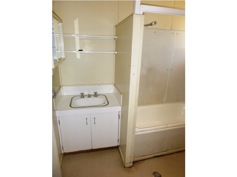 11 Wambo St, Chinchilla QLD 4413