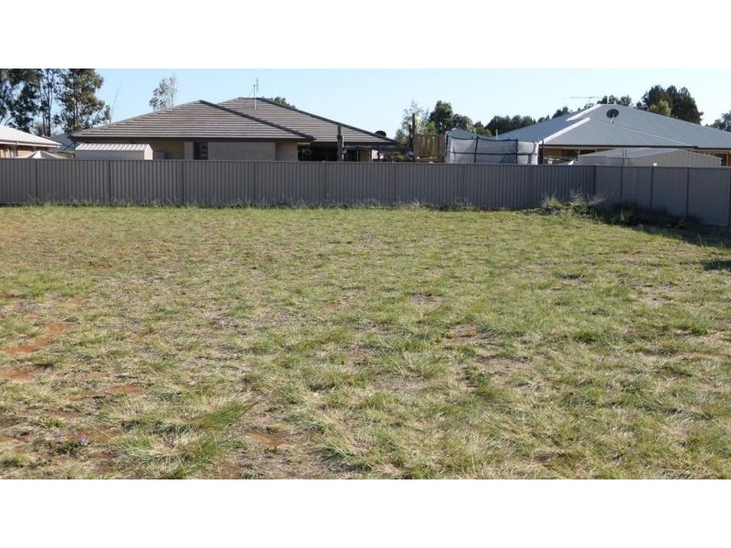 . Sommerfeld Crescent, Chinchilla QLD 4413
