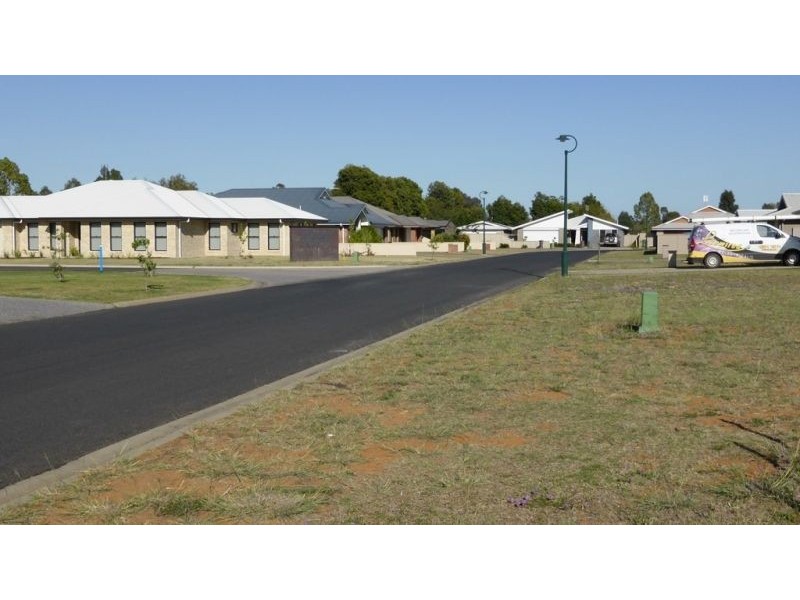 . Sommerfeld Crescent, Chinchilla QLD 4413