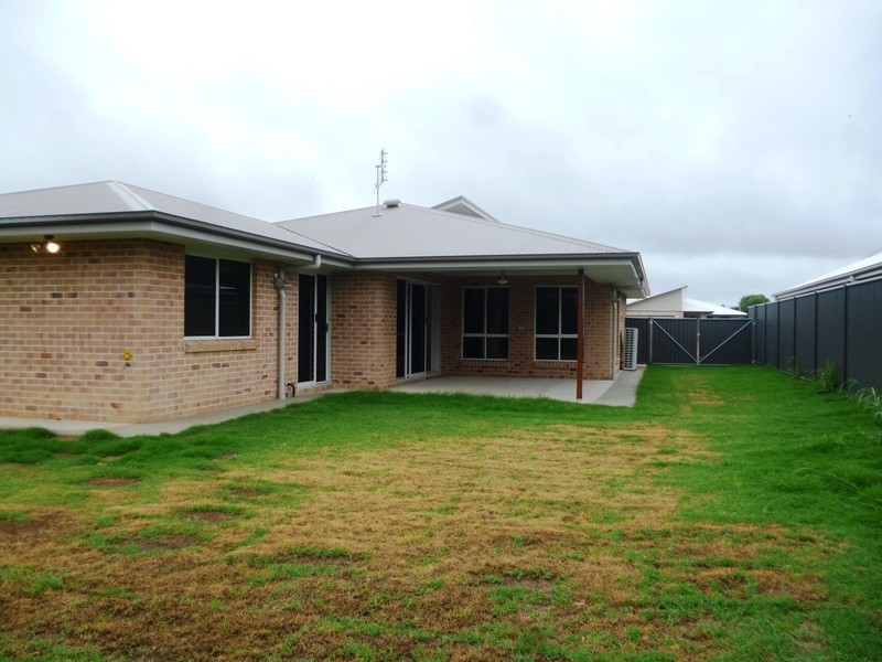 70 Frame St, Chinchilla QLD 4413