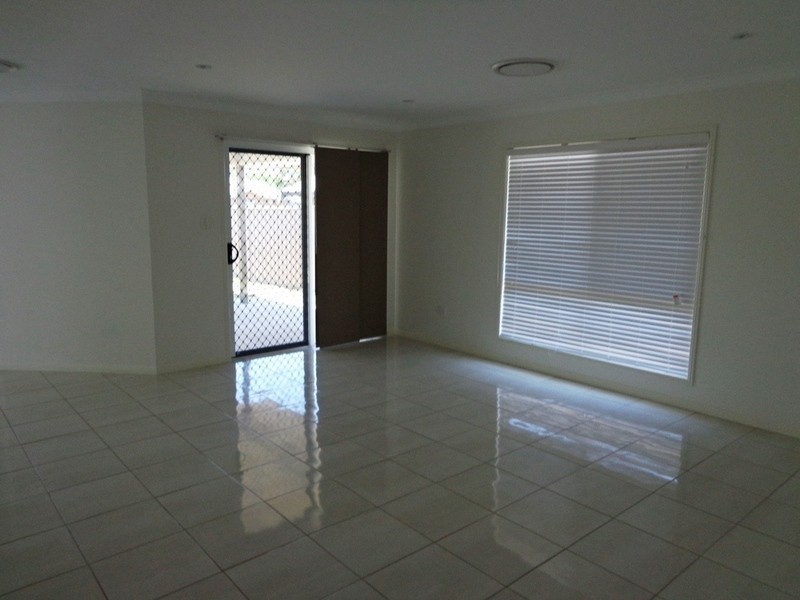 2/8 Windmill Rd, Chinchilla QLD 4413