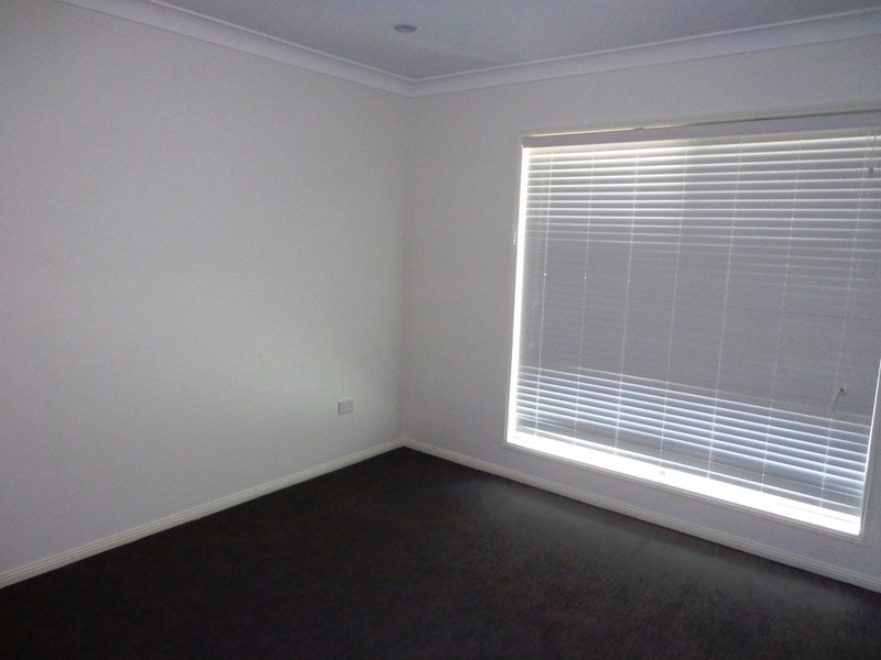2/8 Windmill Rd, Chinchilla QLD 4413