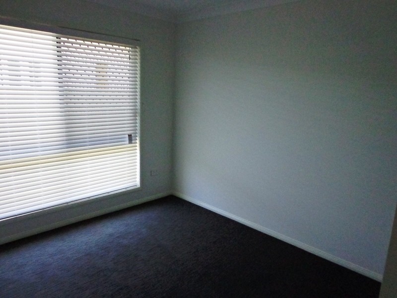 2/8 Windmill Rd, Chinchilla QLD 4413