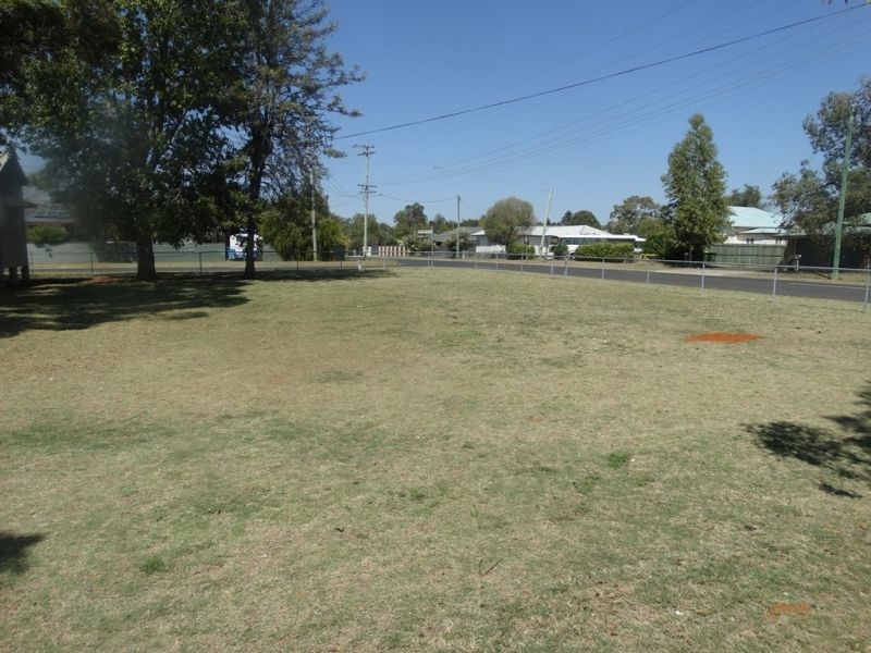 76 Wambo Street, Chinchilla QLD 4413