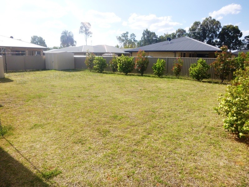 30 Sommerfeld Cr, Chinchilla QLD 4413