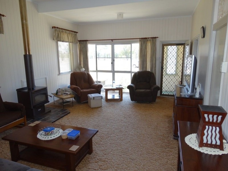 29353 Warrego Highway, Miles QLD 4415