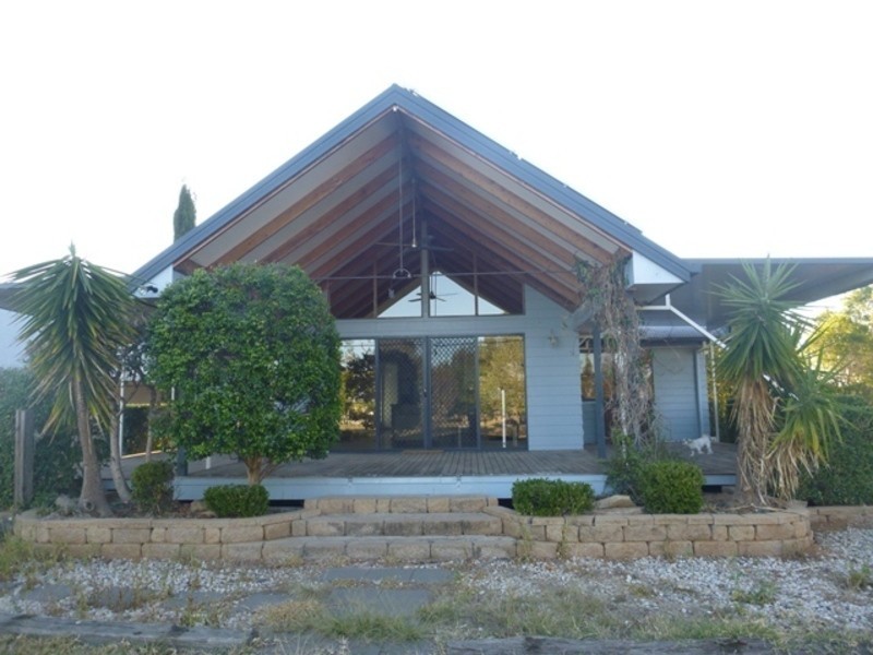 255 Windmill Road, Chinchilla QLD 4413