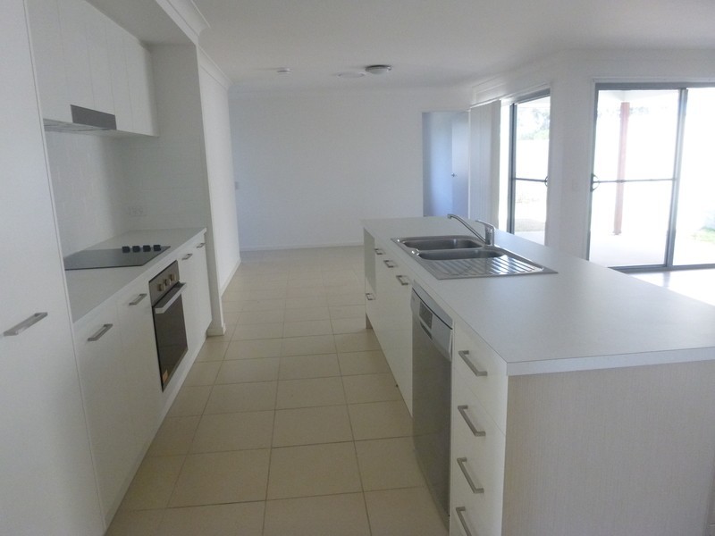 6 Bridgeman Pde, Chinchilla QLD 4413