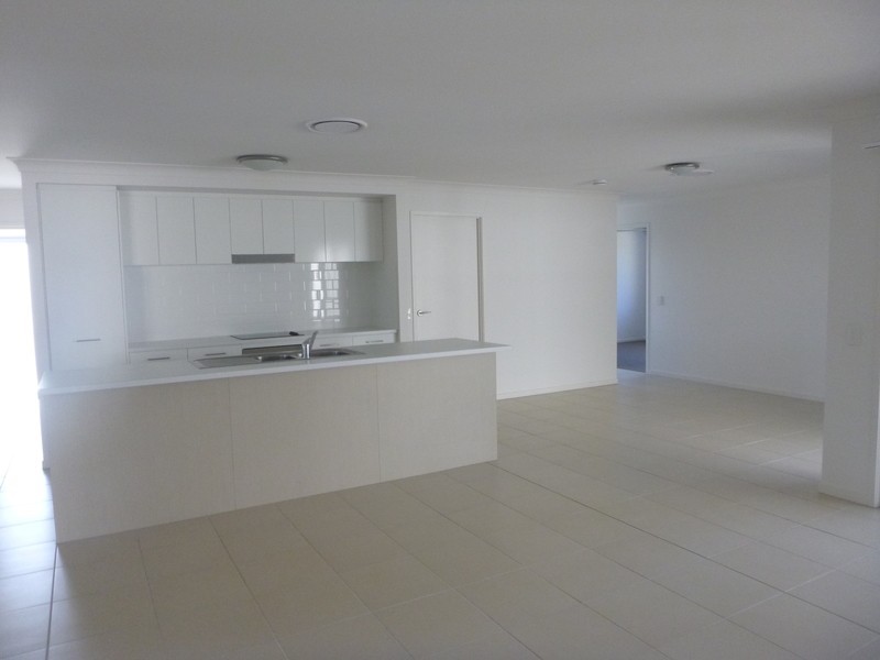 6 Bridgeman Pde, Chinchilla QLD 4413