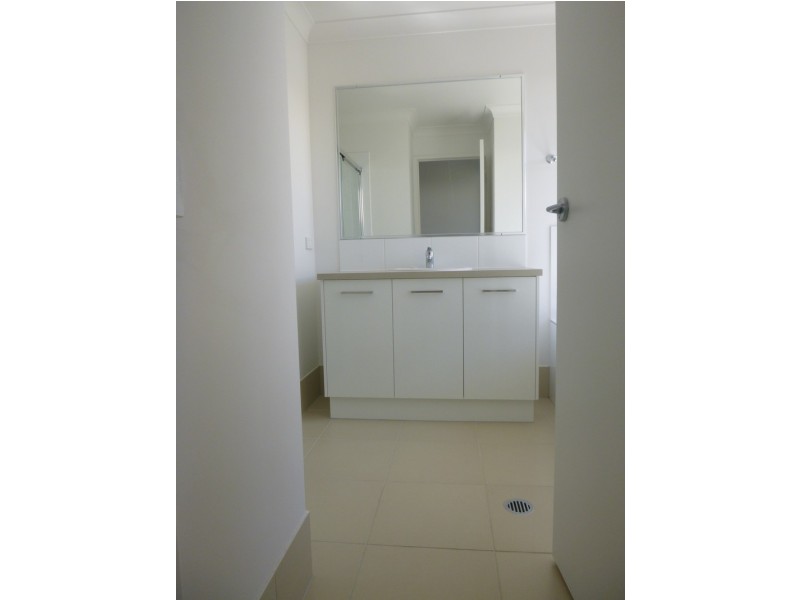 6 Bridgeman Pde, Chinchilla QLD 4413