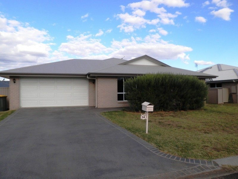 34 Sommerfeld Crescent, Chinchilla QLD 4413