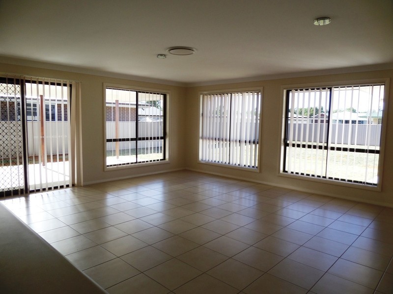 40 Sommerfeld Cr, Chinchilla QLD 4413