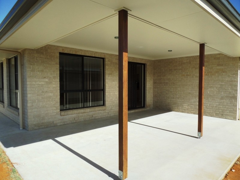 40 Sommerfeld Cr, Chinchilla QLD 4413