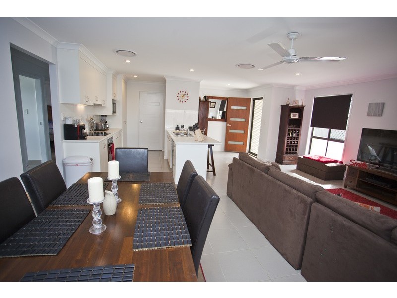 6B Dudley St, Chinchilla QLD 4413