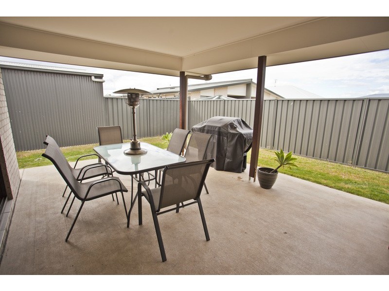 6B Dudley St, Chinchilla QLD 4413