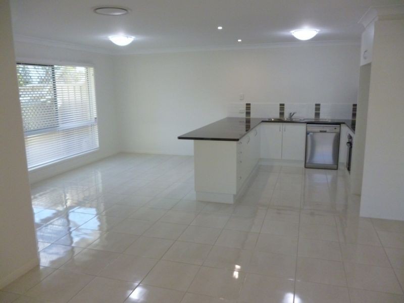 Units 1 & 2/8 Windmill Road, Chinchilla QLD 4413