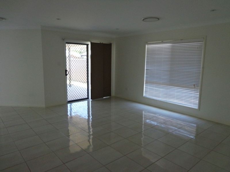 Units 1 & 2/8 Windmill Road, Chinchilla QLD 4413