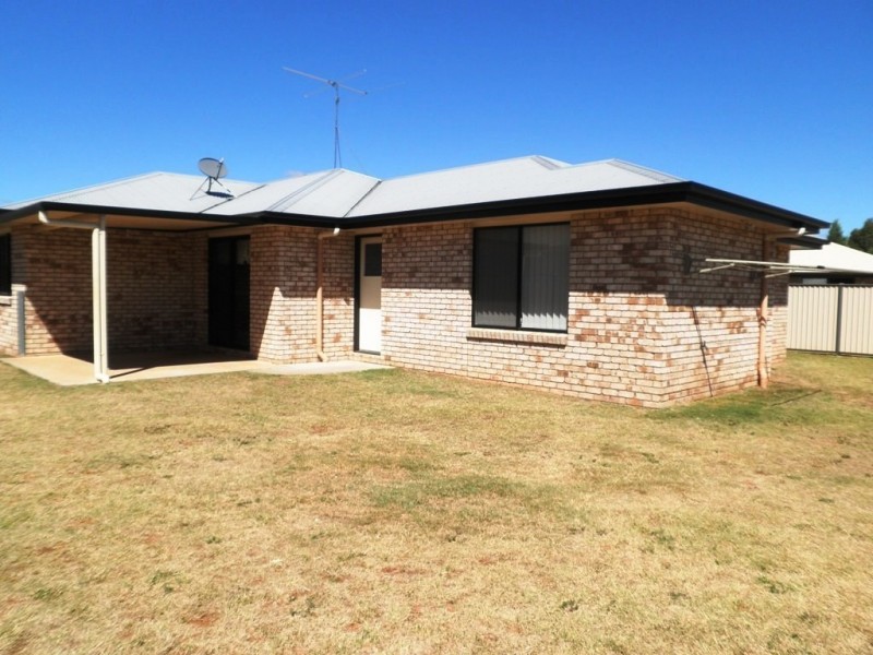 9 Cole St, Chinchilla QLD 4413