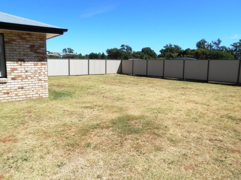 9 Cole St, Chinchilla QLD 4413