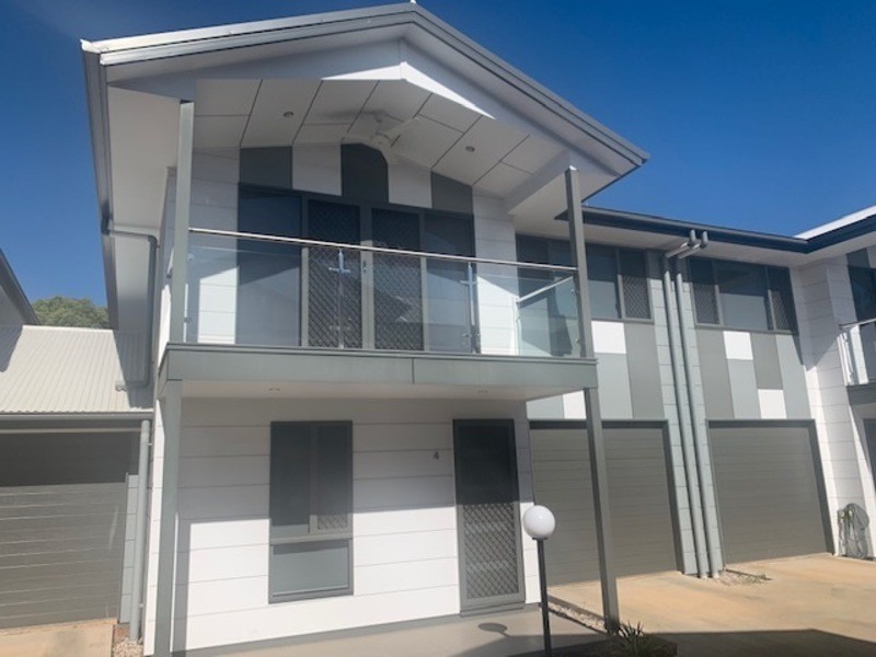 4 Zanoni Villas, Chinchilla QLD 4413
