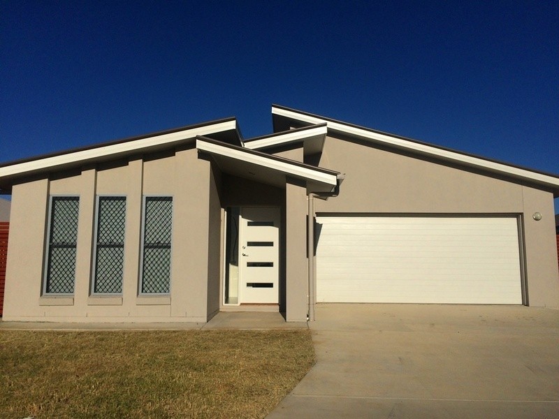 27 Ellem Dr, Chinchilla QLD 4413