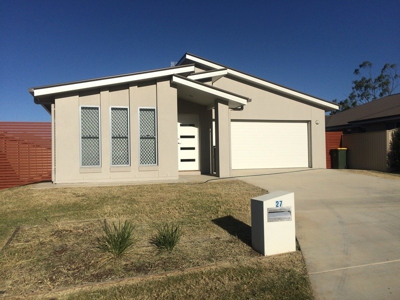 27 Ellem Dr, Chinchilla QLD 4413