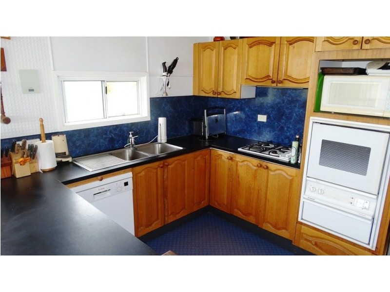 . V Bells Road, Chinchilla QLD 4413