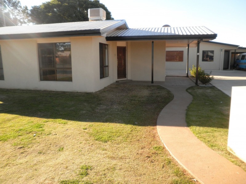 1/37 Barber St, Chinchilla QLD 4413