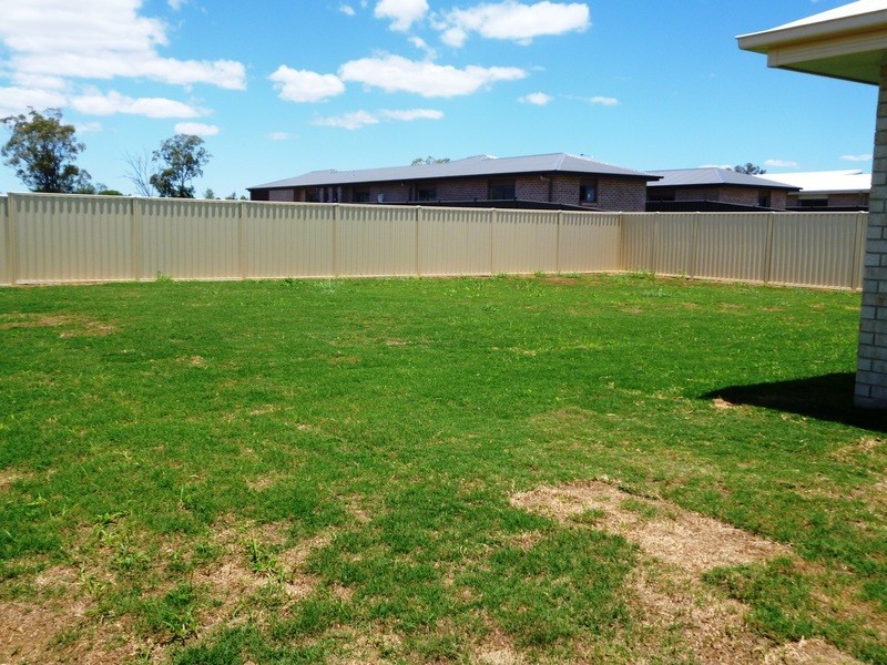 16 Hurse St, Chinchilla QLD 4413