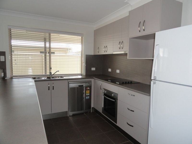 8 Holland Street, Chinchilla QLD 4413