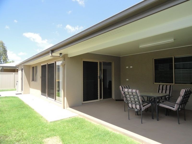 8 Holland Street, Chinchilla QLD 4413