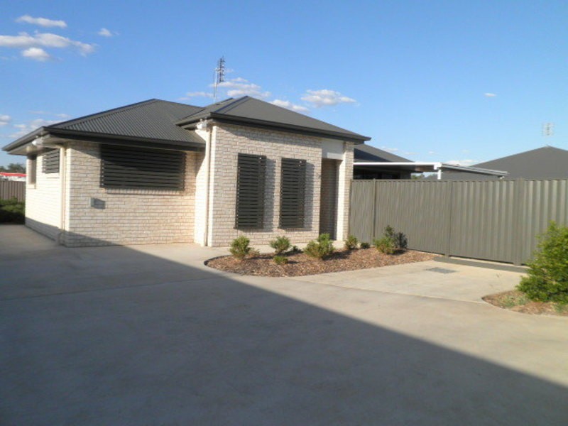 2/3 Platz St, Chinchilla QLD 4413