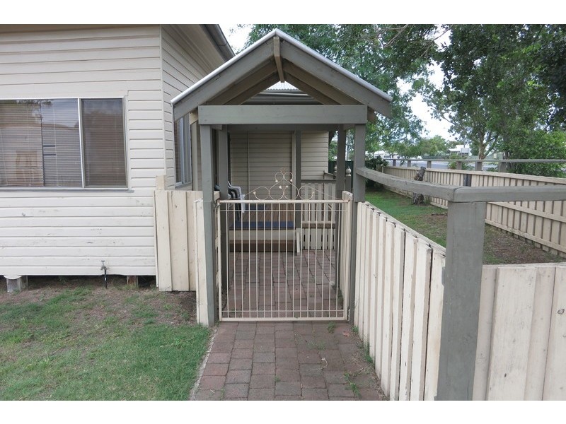 128 Murilla Street, Miles QLD 4415