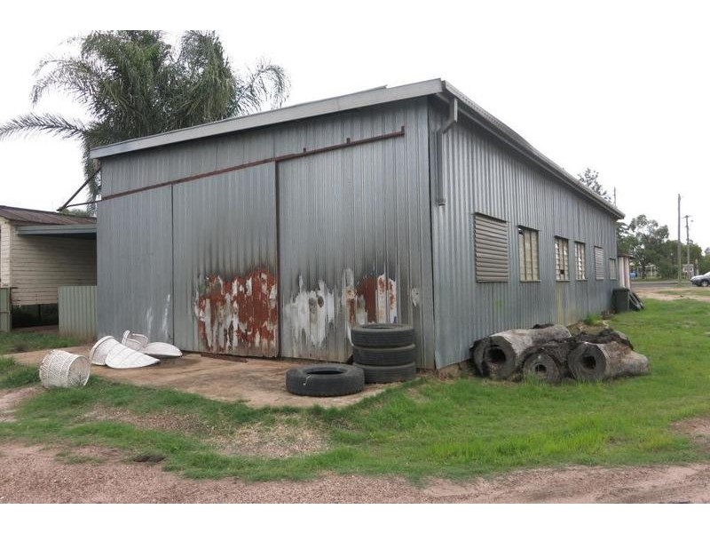 128 Murilla Street, Miles QLD 4415